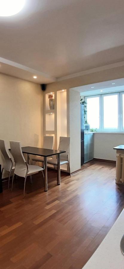 1/10 Вулиця Радунська Apartment Kiev Exterior foto